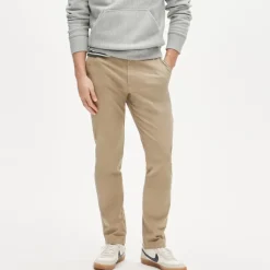 1040 Athletic Tapered-fit stretch chino pant