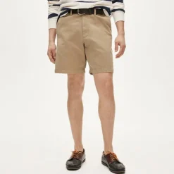 8" Classic chino short