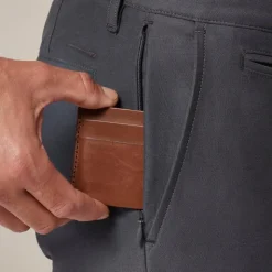 484 Slim-fit tech pant
