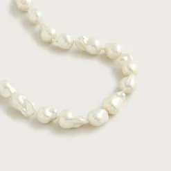 Baroque pearl necklace