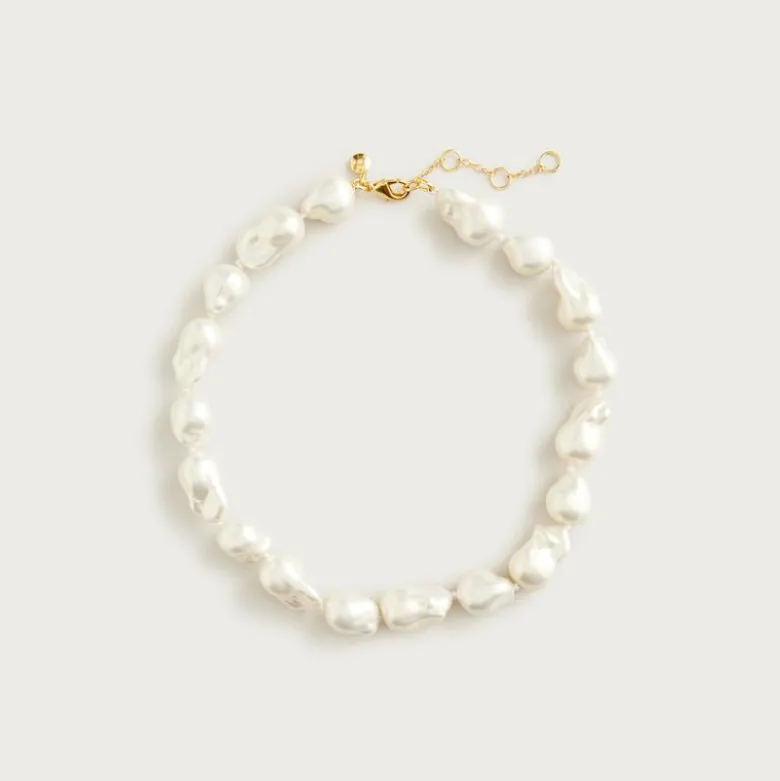 Baroque pearl necklace