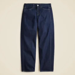 Barrel-leg jean