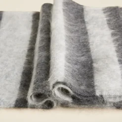 Brushed cashmere scarf
