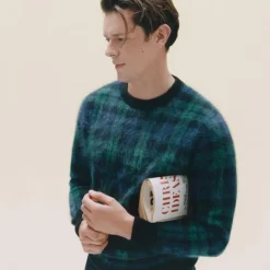 Brushed cashmere sweater in Black Watch tartan