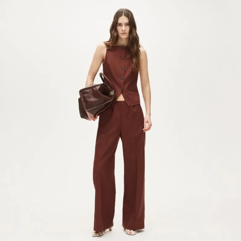 Button-up cutaway tank top in Gramercy linen blend