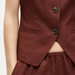 Button-up cutaway tank top in Gramercy linen blend