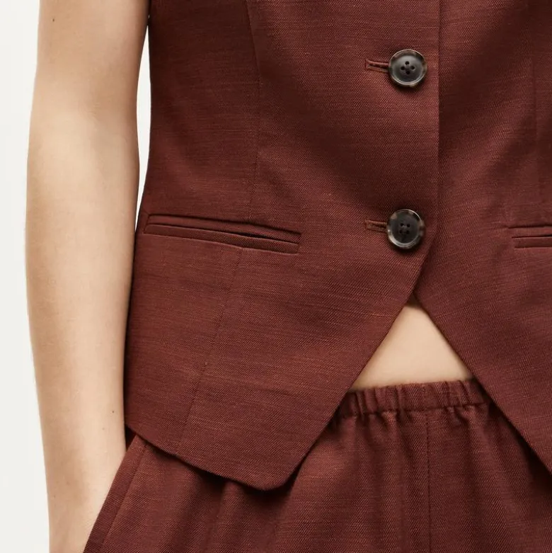 Button-up cutaway tank top in Gramercy linen blend