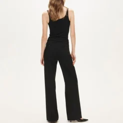 Carolina pant in four-season stretch