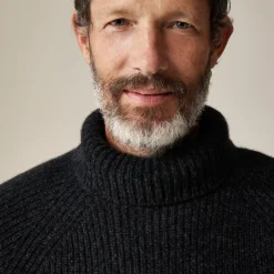 Cashmere ribbed turtleneck sweater with marled yarns