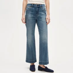 Charley kickout cropped jean in semi-stretch