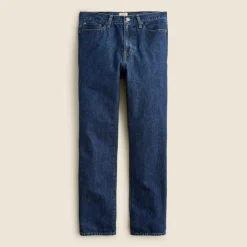 Classic jean in dark wash