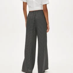Cosmo pant in dot print