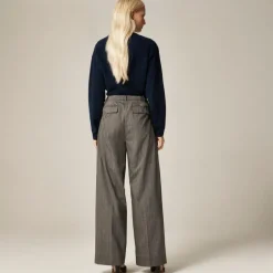Essential wide-leg pant in Italian studio wool blend