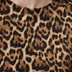 Featherweight cashmere-blend sweater shell in leopard print