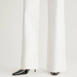Full-length slim wide-leg jean in white