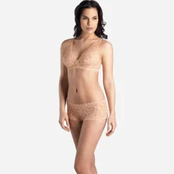HANRO® luxury moments lace soft cup bra
