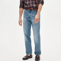 High-rise Straight-fit jean in vintage wash