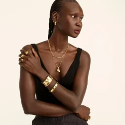 Hinge bracelet