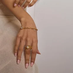 Lady Grey oasis ring
