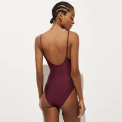Lana one-piece in Classic Sculpt™