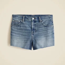 Low-rise frayed denim short