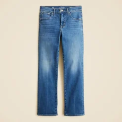 Mid-rise cropped kickout jean