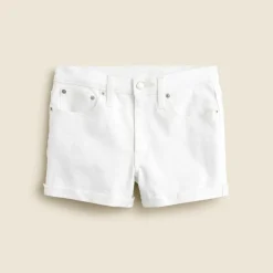 Mid-rise denim short in white