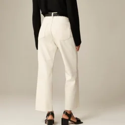 Mid-rise relaxed kickout jean