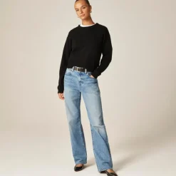 Mid-rise relaxed straight jean
