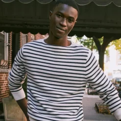 Midweight cashmere boatneck sweater in stripe