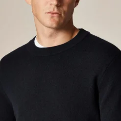 Midweight cashmere crewneck sweater
