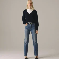 Nipped straight jean in stretch