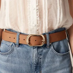 Oval buckle belt in Italian leather