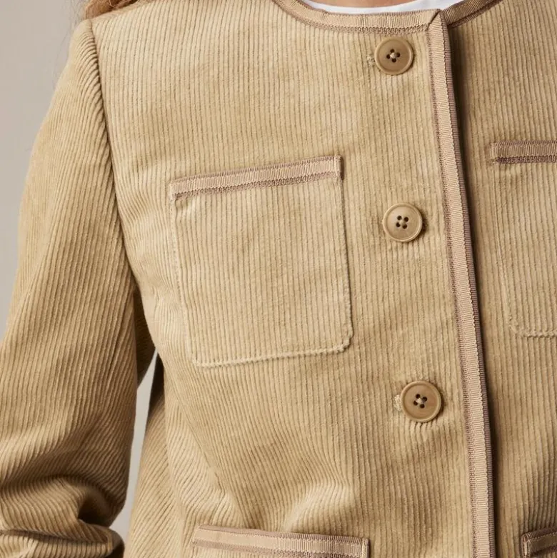 Patch-pocket lady jacket in stretch corduroy