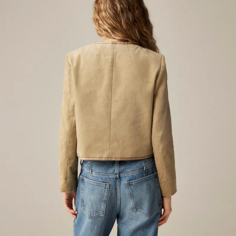 Patch-pocket lady jacket in stretch corduroy