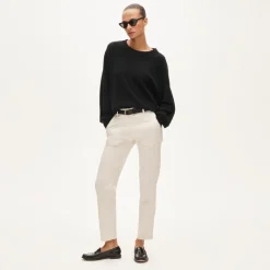 Patch-pocket slim chino pant