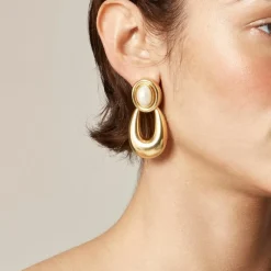 Pearl door knocker earrings