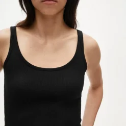 Perfect rib scoopneck tank top