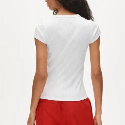 Perfect-fit crewneck T-shirt