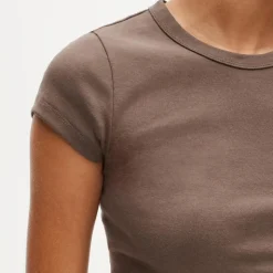 Perfect-fit crewneck T-shirt