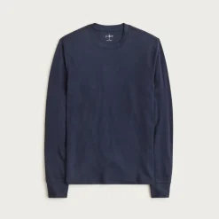 Performance crewneck with COOLMAX® technology