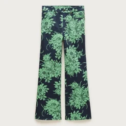 Petite Charley kickout cropped jean in pineapple garden print