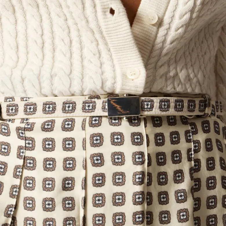 Pleated prep skirt in foulard print
