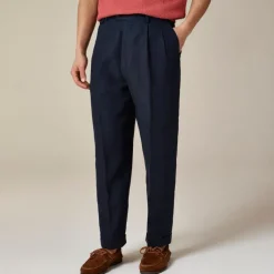 Relaxed-fit double-pleated trouser in linen herringbone