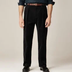 Relaxed-fit double-pleated trouser in Italian corduroy