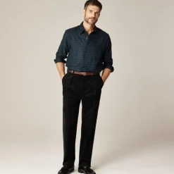 Relaxed-fit double-pleated trouser in Italian corduroy
