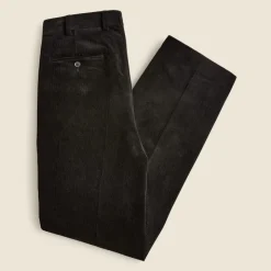 Relaxed-fit double-pleated trouser in Italian corduroy
