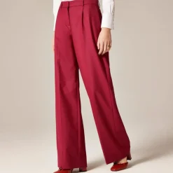 Relaxed-fit pleated pant in wool blend