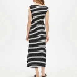 Sheath dress in stripe