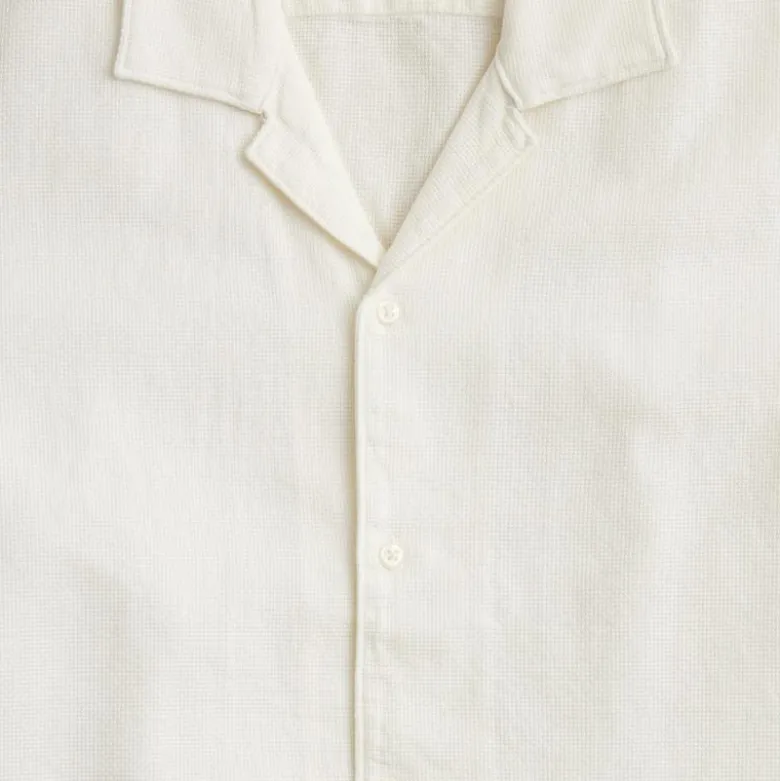 Short-sleeve textured cotton camp-collar shirt